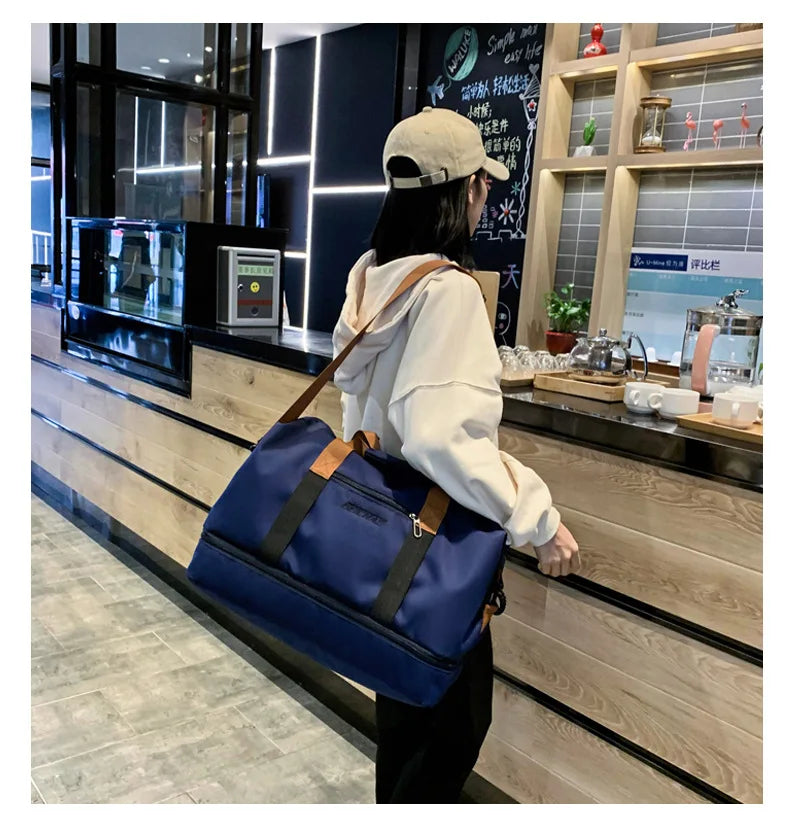 Large-capacity travel and gym bag