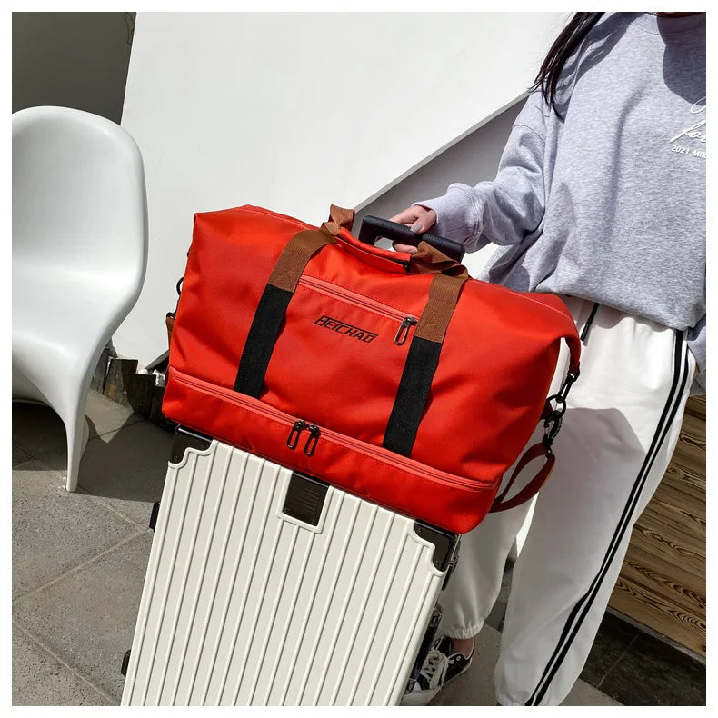 Large-capacity travel and gym bag
