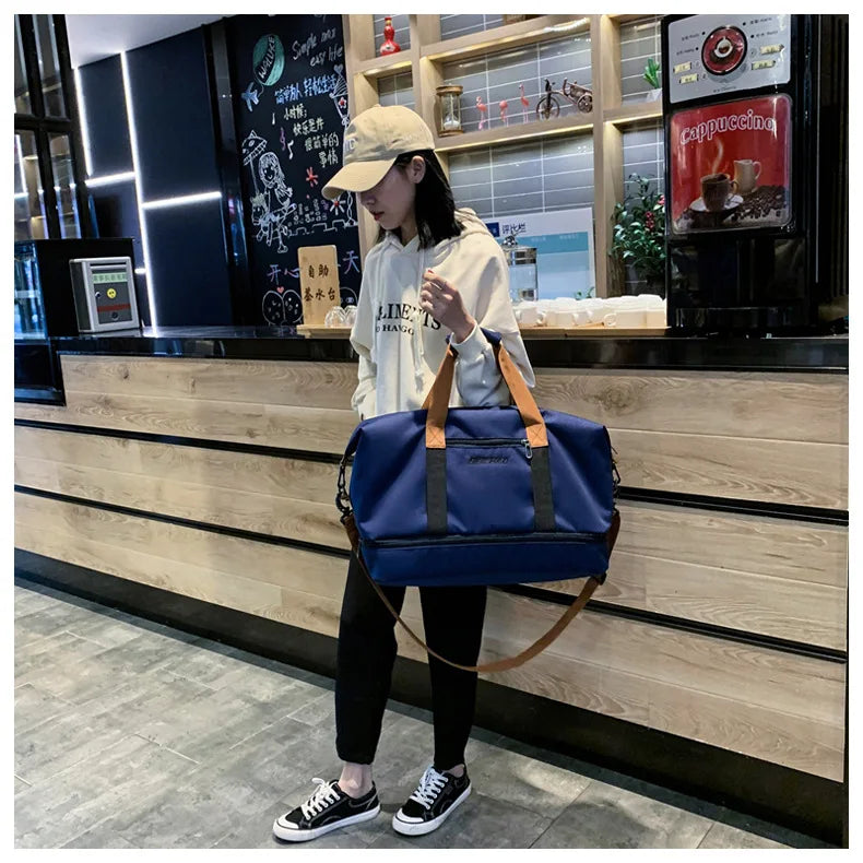 Large-capacity travel and gym bag