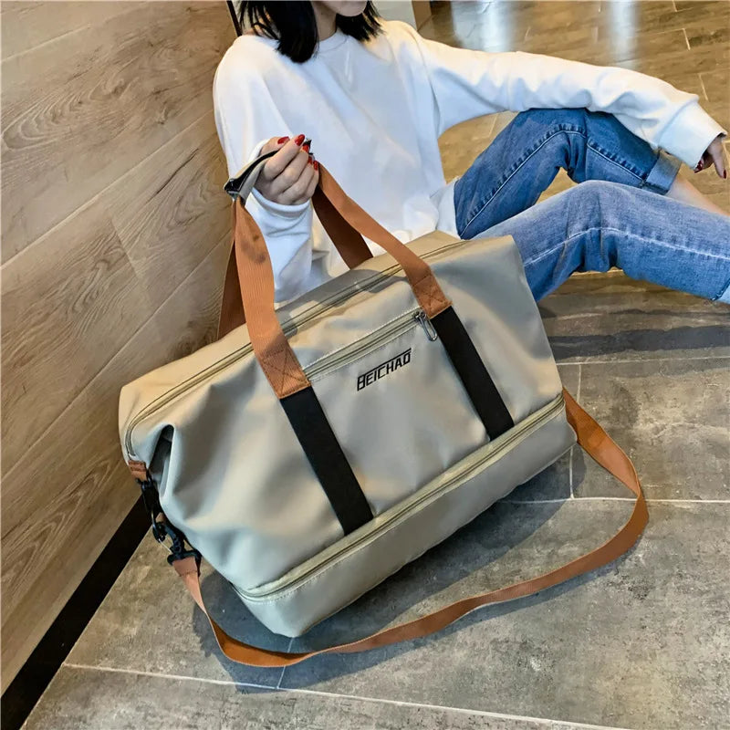 Large-capacity travel and gym bag