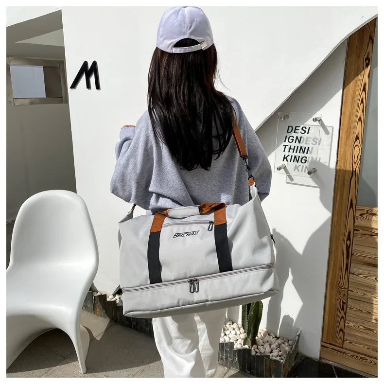 Large-capacity travel and gym bag