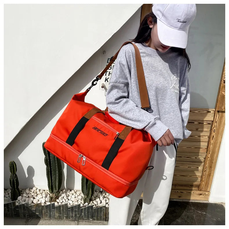 Large-capacity travel and gym bag