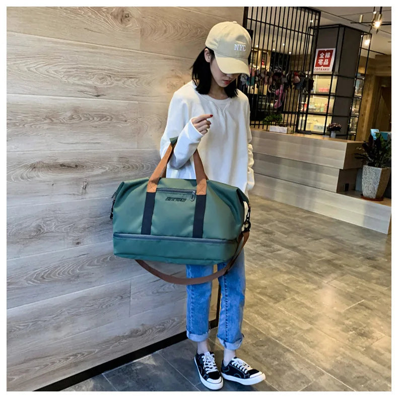 Large-capacity travel and gym bag
