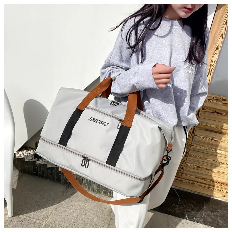 Large-capacity travel and gym bag