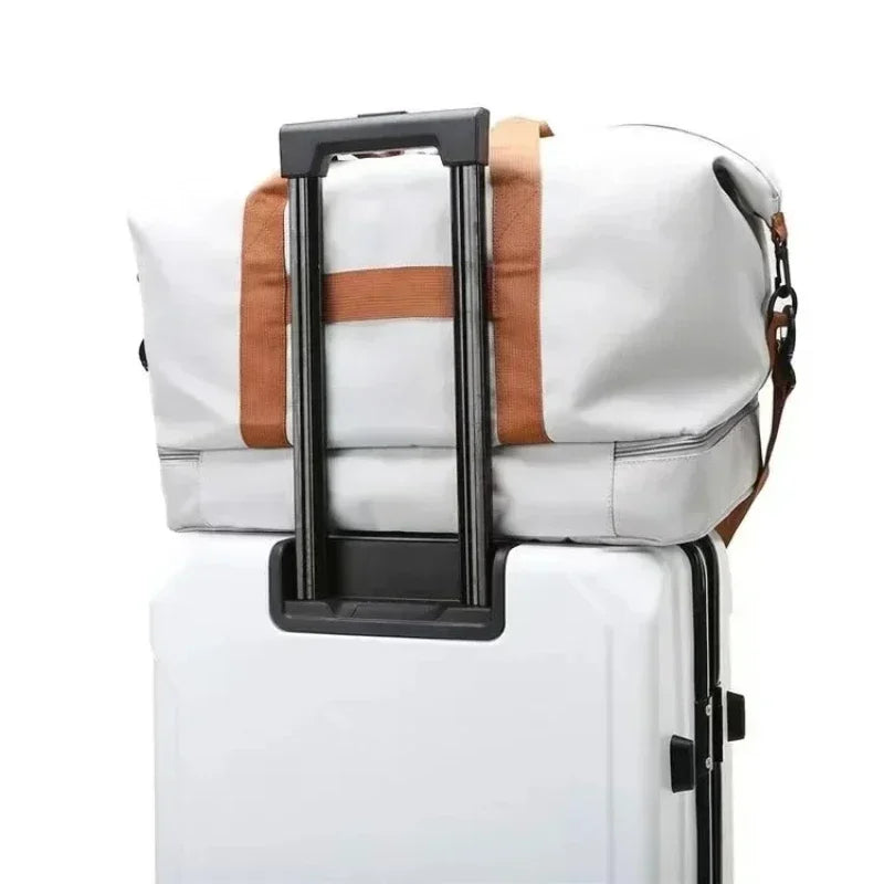 Large-capacity travel and gym bag